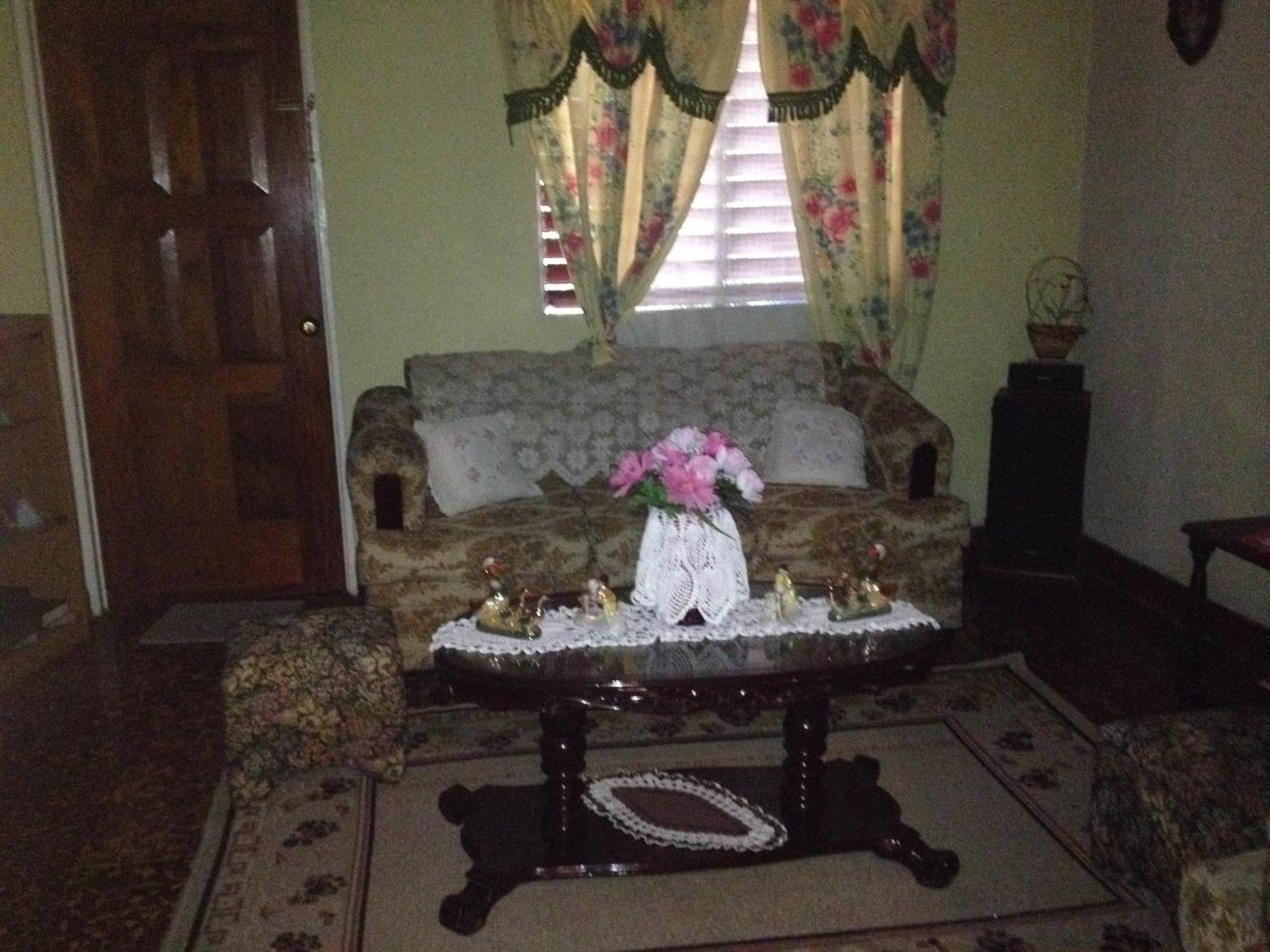 Kingston Airport Bed And Breakfast Экстерьер фото